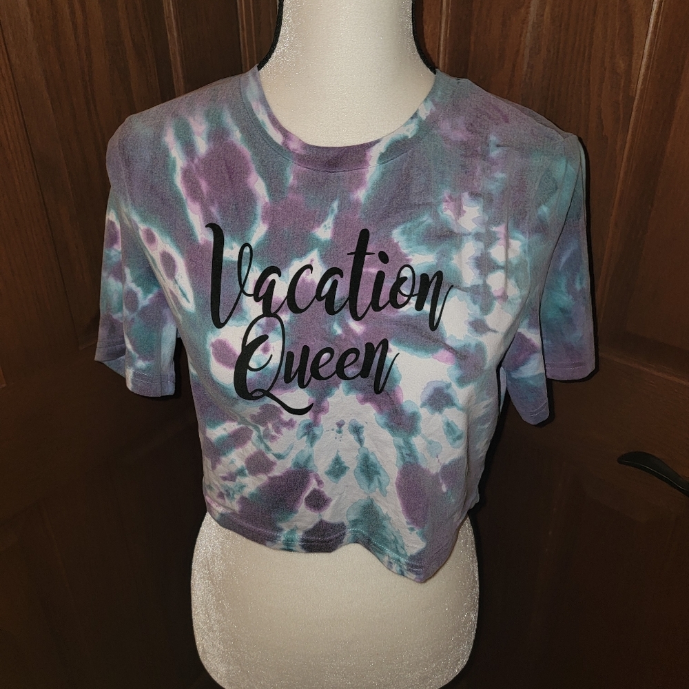 Vacation Queen Crop Top